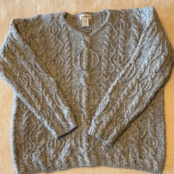 L.L. Bean wool sweater - Picture 2 of 10